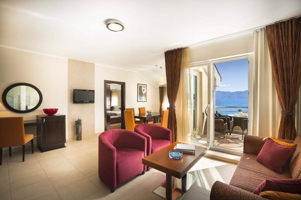 Valamar Atrium Residence Башка Экстерьер фото