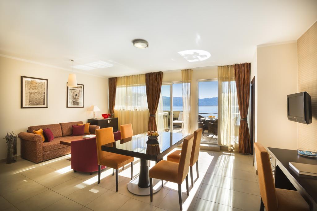 Valamar Atrium Residence Башка Экстерьер фото